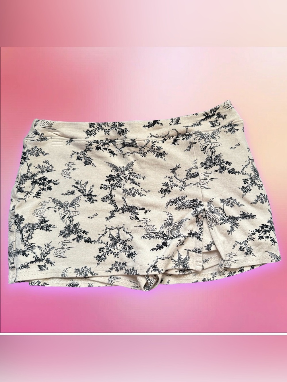 Urban Outfitters Skirt Short Cream Colored With a Black color Size S.